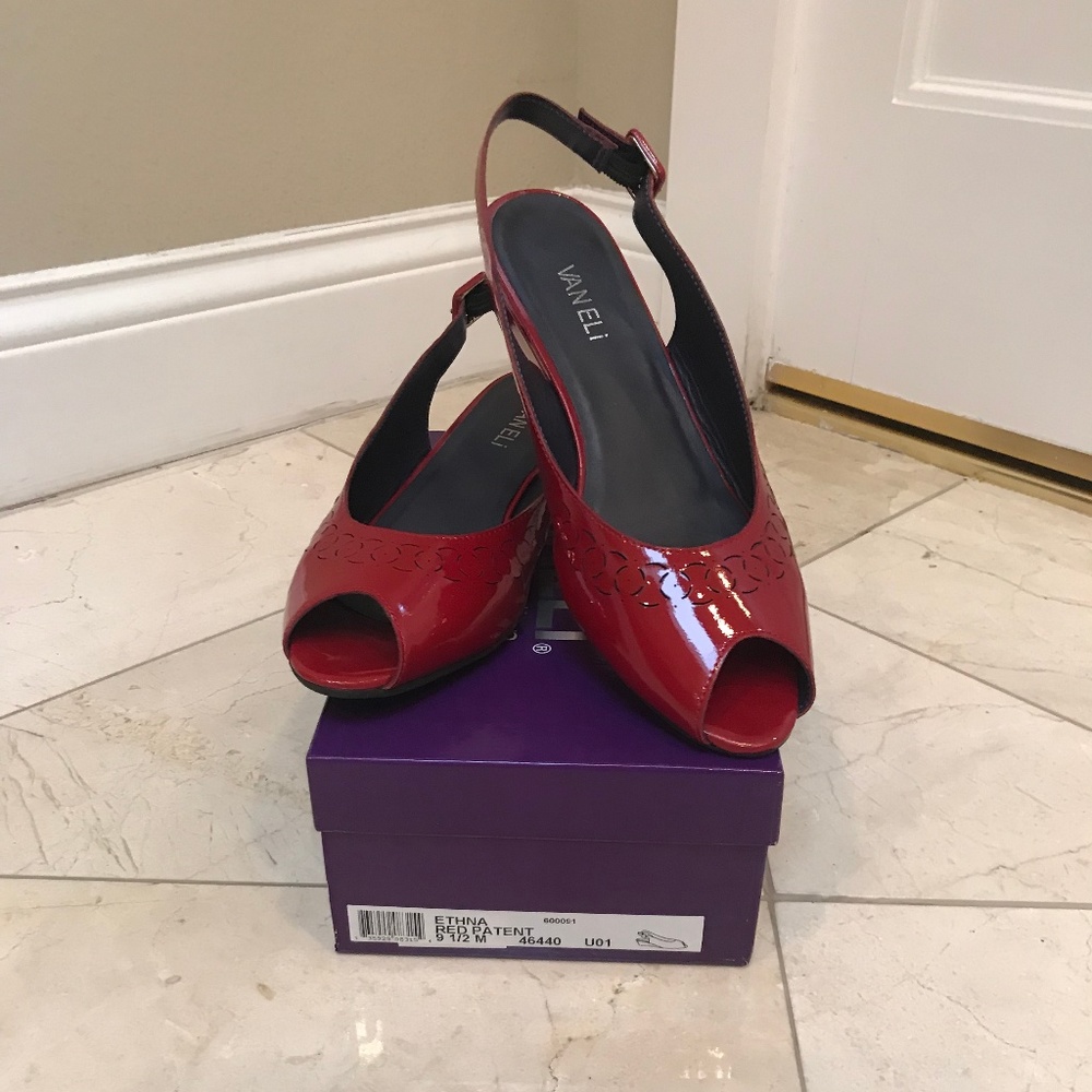 Vaneli Red Ethna Wedge Pumps 9.5M $135